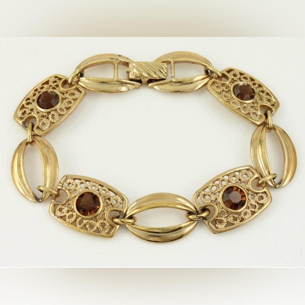 Vintage Sarah Coventry (70’s) Gold Tone Bracelet with accents